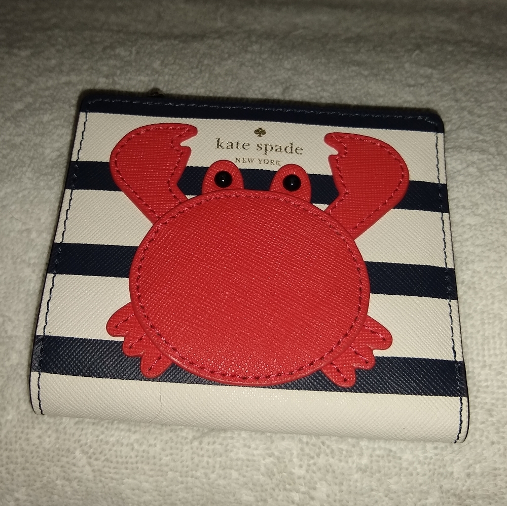 Kate Spade shore thing crab Adalyn wallet.